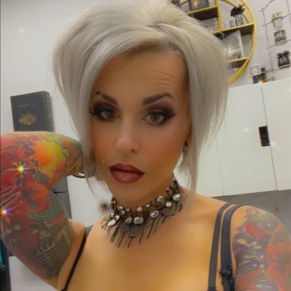 Meet your Posher, Jessy - Picture 1 of 7